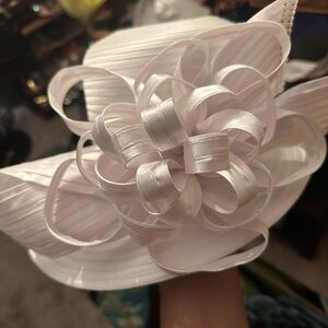 Elegant White Ribbon Hat